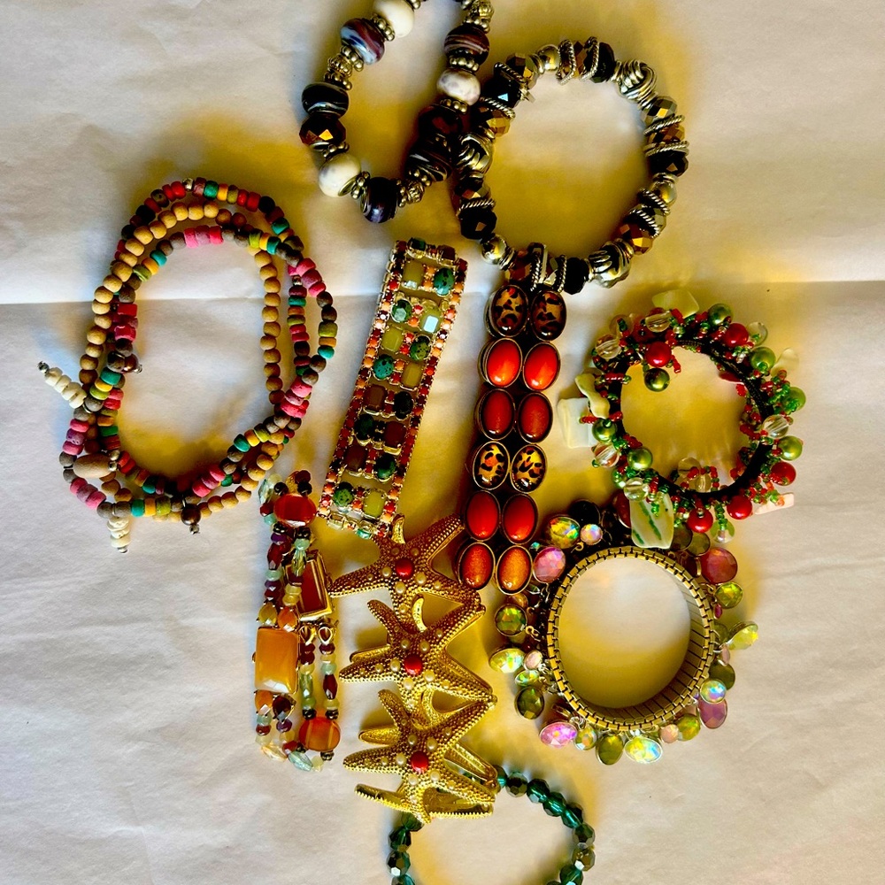 Bundle of 10 colorful stretchy bracelets